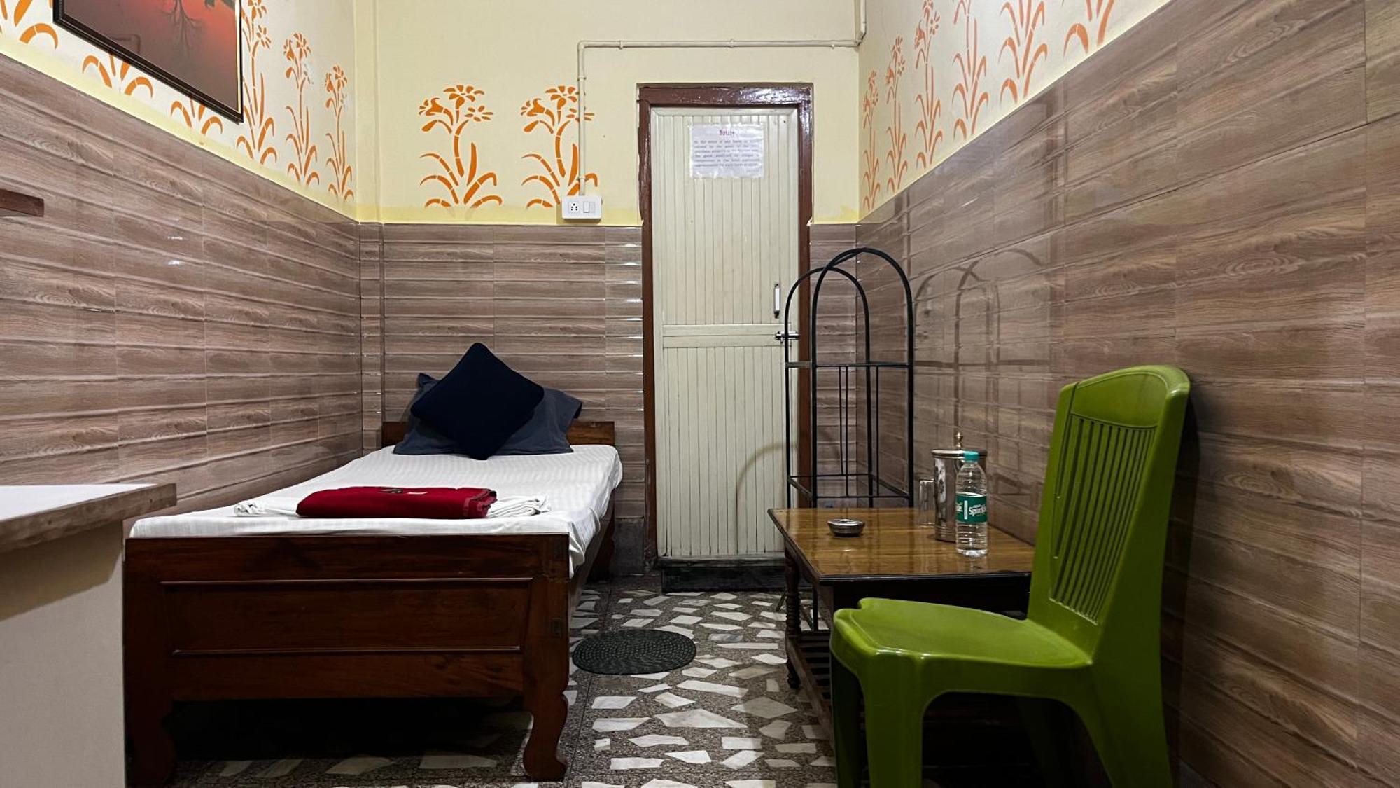 Hotel Raj Siliguri Eksteriør billede